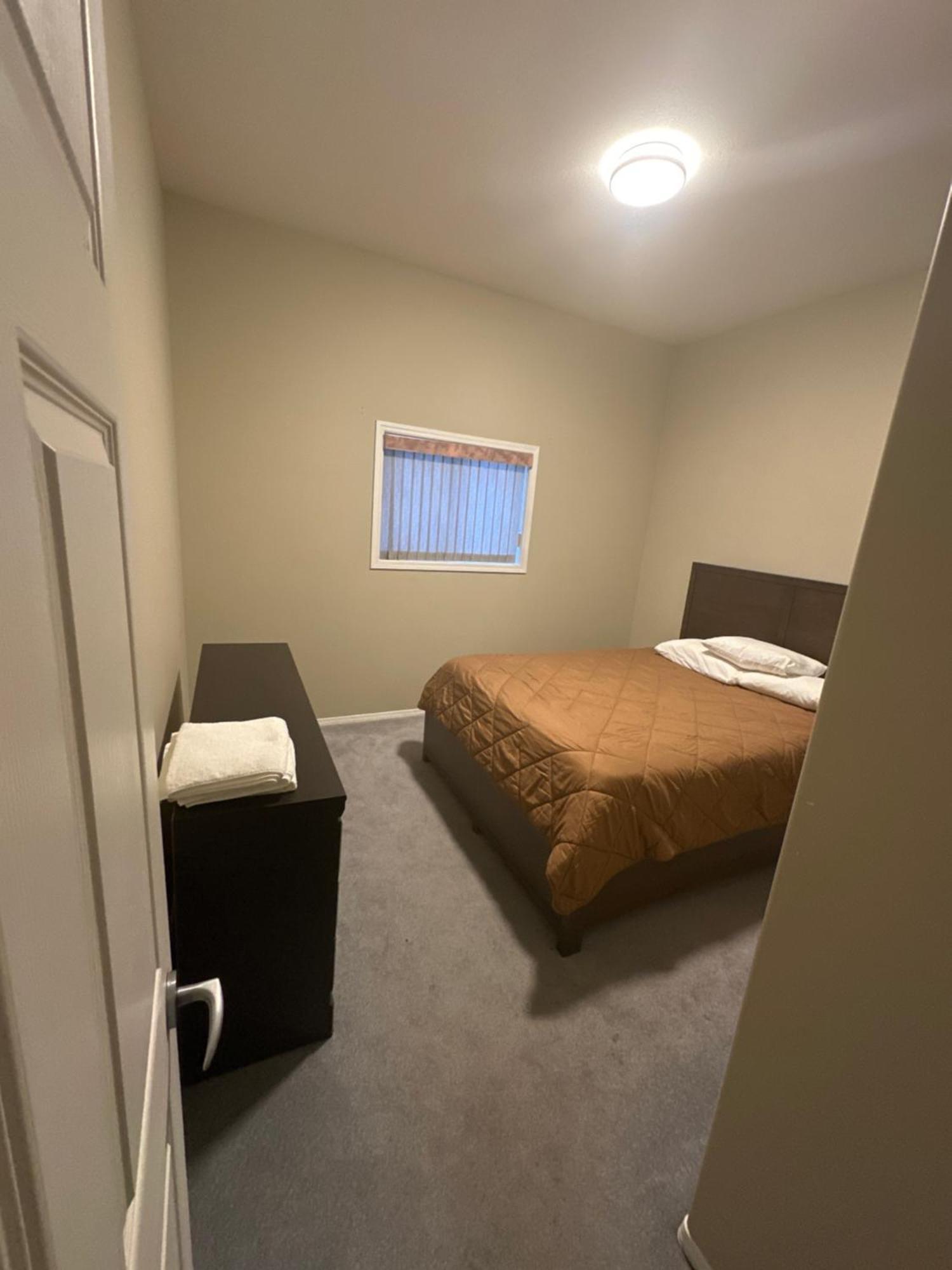 Apple Tree Inn Пентіктон Екстер'єр фото