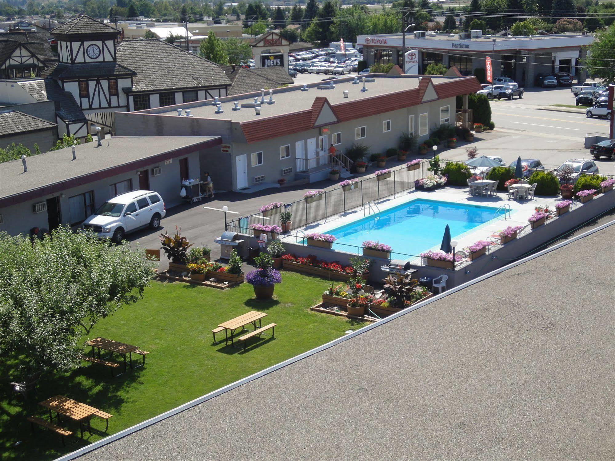 Apple Tree Inn Пентіктон Екстер'єр фото