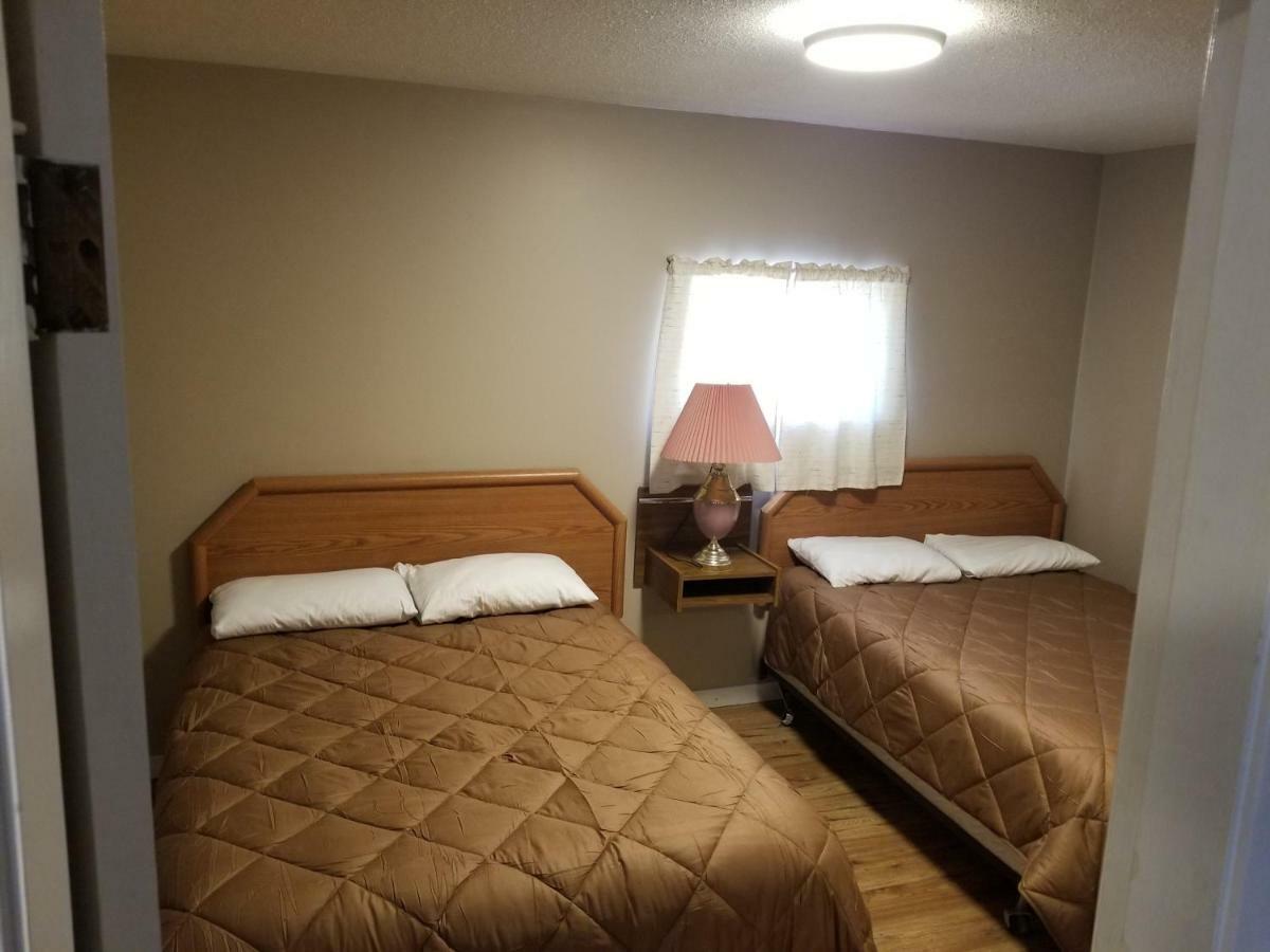 Apple Tree Inn Пентіктон Екстер'єр фото